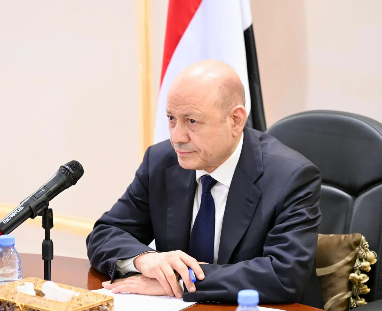 العليمي يدعو لحوار جنوبي شامل برعاية سعودية ويؤكد رفض الحلول الأحادية وفرض الأمر الواقع بالقوة