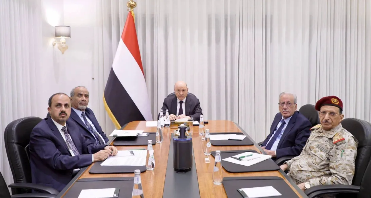 مجلس القيادة الرئاسي: الرحلة الجوية الإيرانية إلى صنعاء انتهاك للسيادة وتهديد للأمن الإقليمي