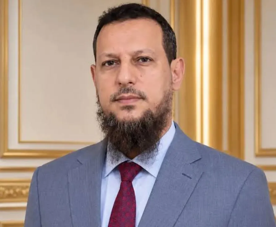 قرارات جديدة لمحافظ عدن تشمل تعيين مديري 4 مديريات وعدد من الإدارات التنفيذية