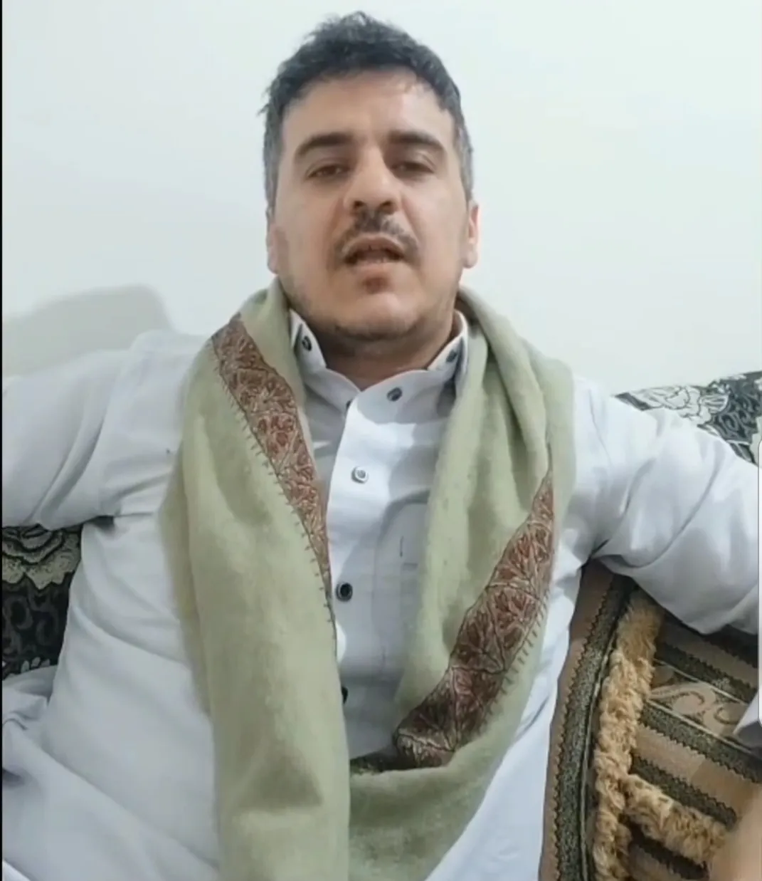 مالك صرافة بصنعاء: «دولة» آل البيت الحوثية تنصف الهاشمي وتتعامل مع القبيلي كما تتعامل إسرائيل مع الفلسطيني