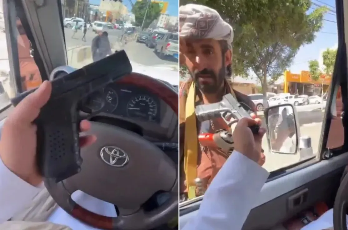 من مشهد بيع مسدسات في شوارع صنعاء 