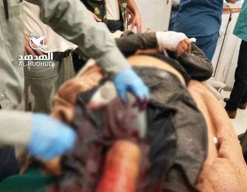 صورة للمواطن أثناء محاولة إسعافه 