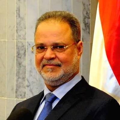 مستشار رئاسي: نعرف الدولة التي عبرت أجواءها الطائرة الإيرانية إلى صنعاء.. ولن نذكر اسمها حالياً