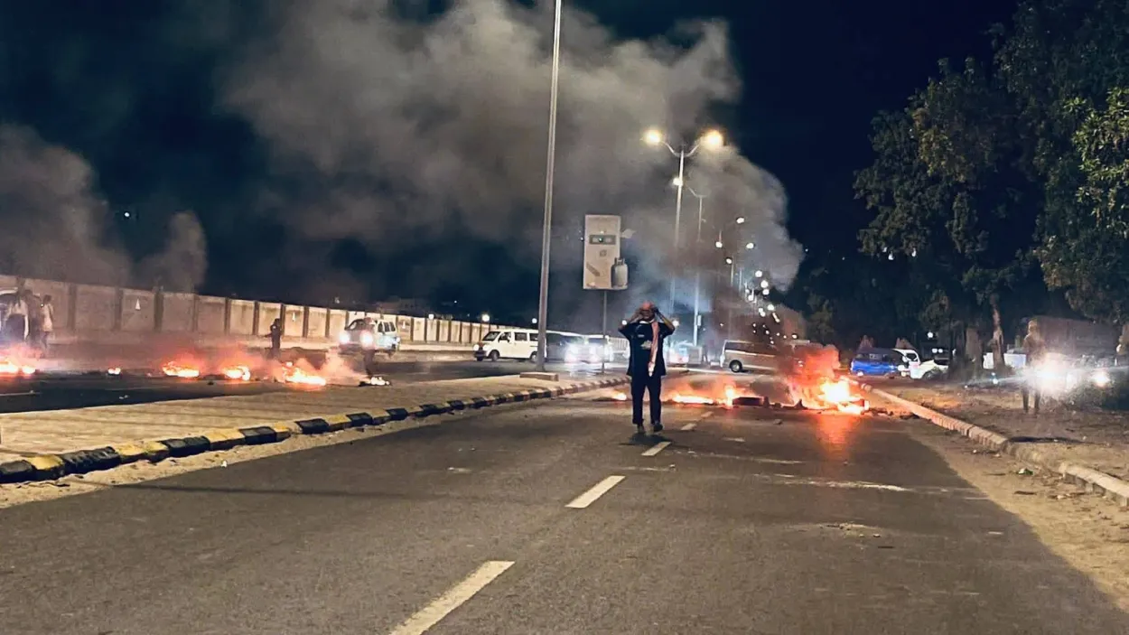 أمن عدن: نتفهم معاناة المواطنين ونرفض إغلاق الطرق وإحراق الإطارات