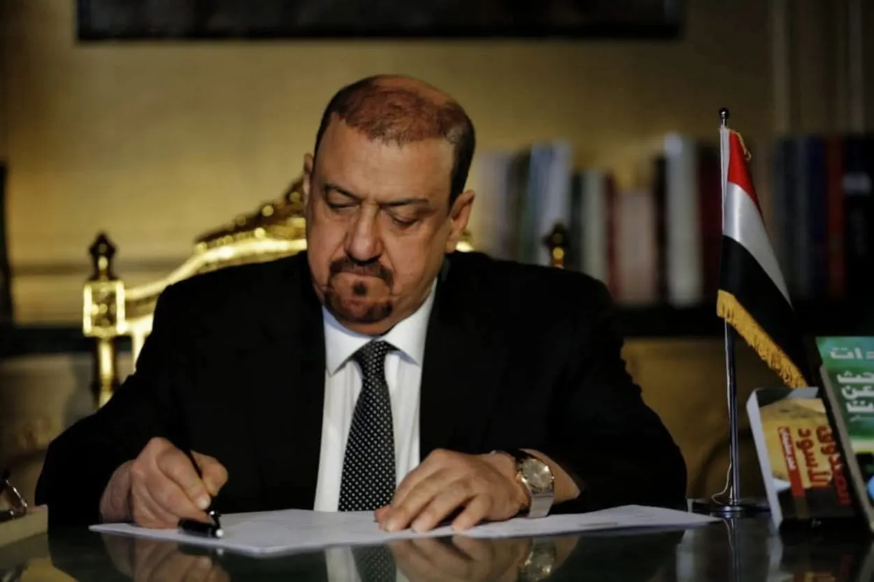 ما هكذا تورد الإبل يا معمر.. "البركاني" يهاجم تيار "الإرياني": تدمير للمؤتمر ومراهقة سياسية
