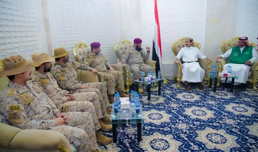 من اللقاء الذي جمع محافظ شبوة بقيادة التجالف