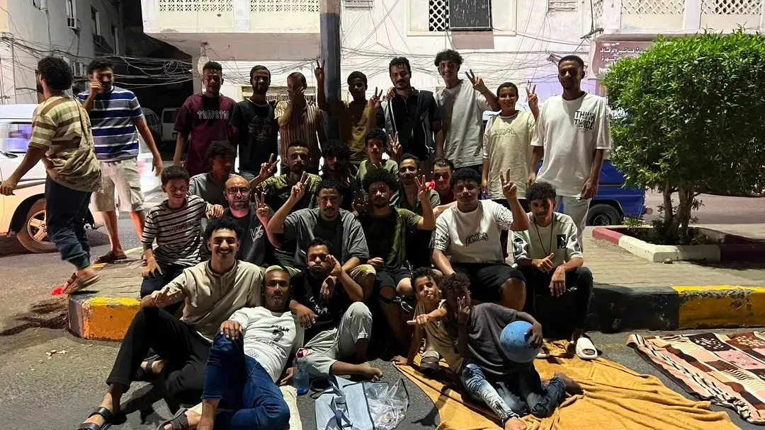 لليوم الثاني.. احتجاجات «ثورة الفرشان» تتجدد في كريتر للمطالبة بتحسين الخدمات