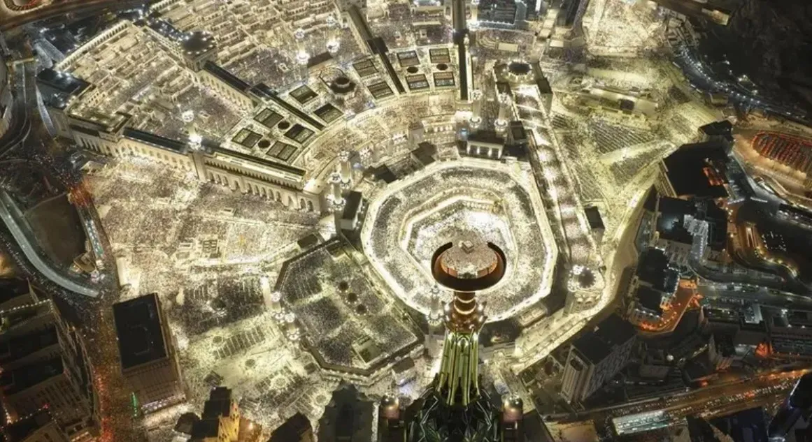 بعد محاولة الحوثيين استهداف مكة.. إيران تدين "الاعتداء" وتطلب عدم السؤال عن المعتدي
