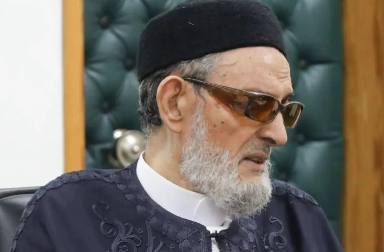 الحكومة اليمنية تحتج لدى ليبيا على تصريحات مفتيها بشأن الحرب