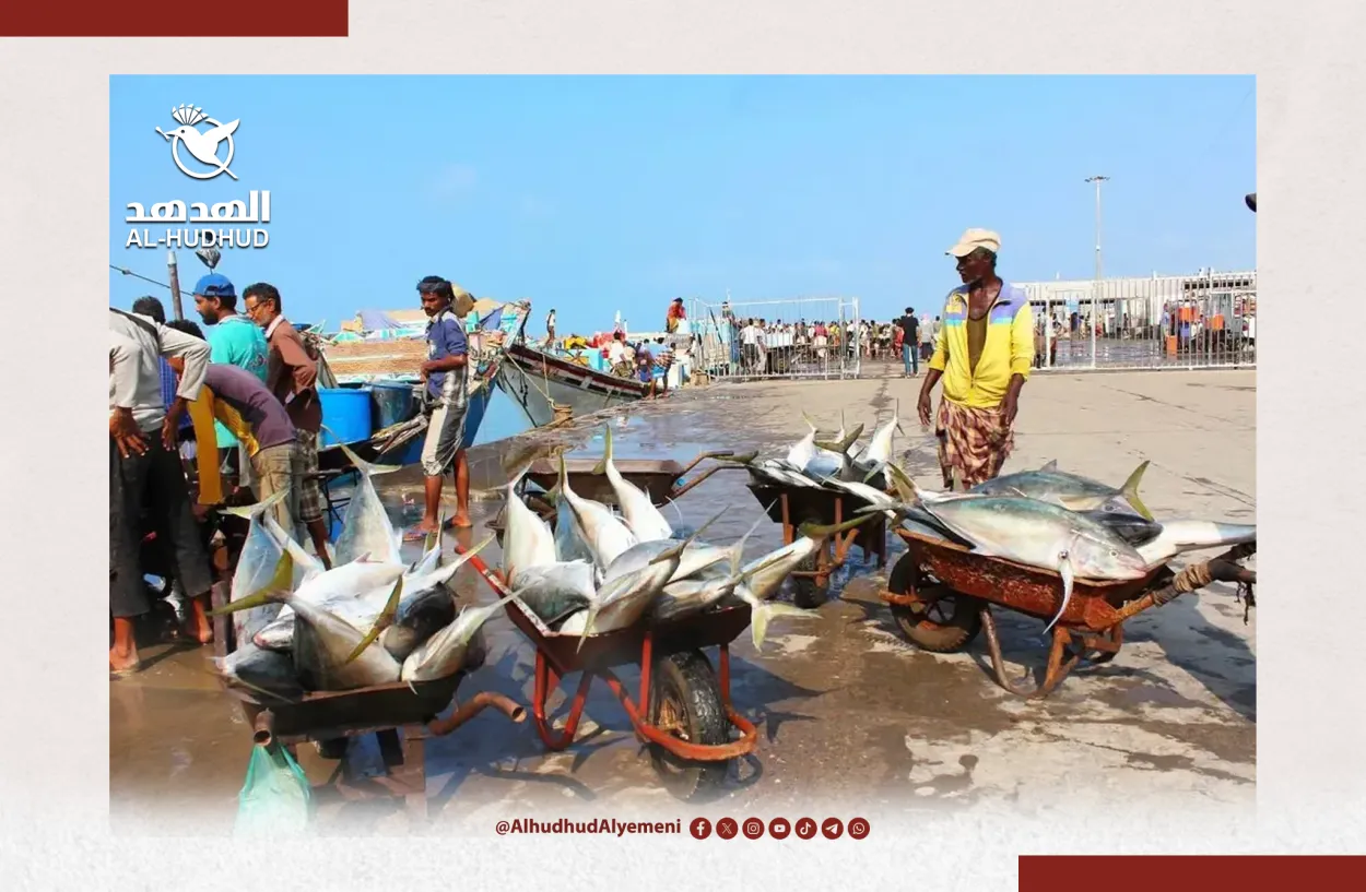 الحديدة.. موانئ تدر المليارات وسكان يبحثون عن وجبة