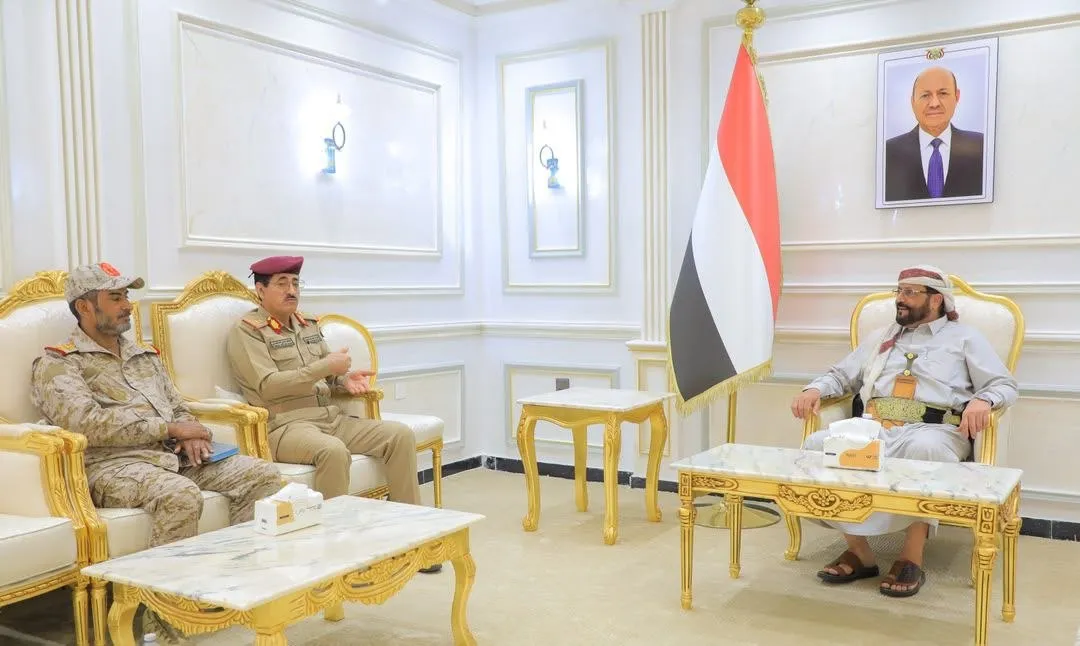 العرادة يدعو لرفع الجاهزية العسكرية ويصف الدفاع عن الجمهورية بـ"المعركة المصيرية"