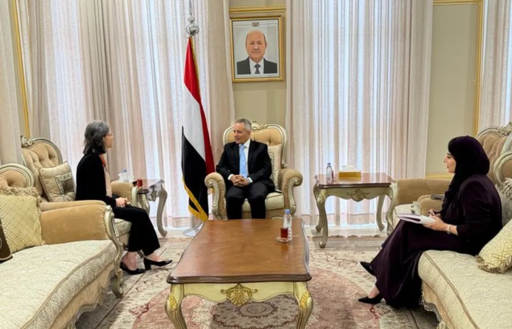من لقاء اليافعي بالسفيرة الفرنسية 