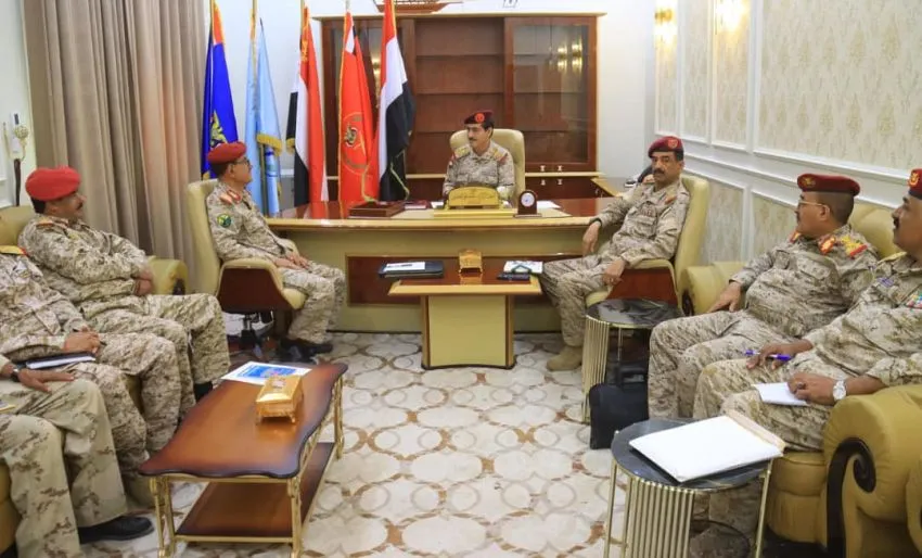 لقاءان لوزير الدفاع في عدن