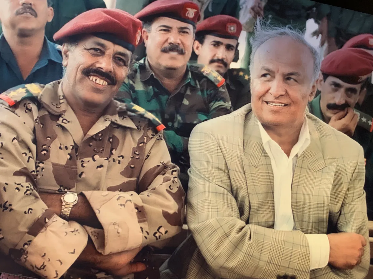 علي محسن الأحمر يستذكر مسيرة هادي: "قاوم الانقلاب ورفض الإملاءات واختار الطريق الدستوري"