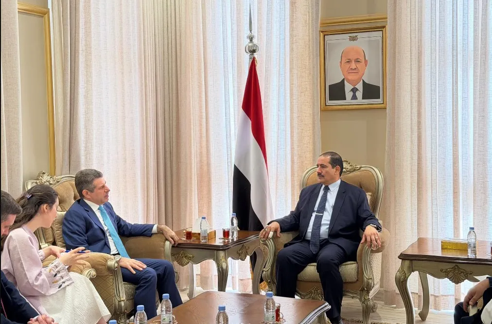 من لقاء وزير الداخلية اليمني بالسفير الأمريكي 